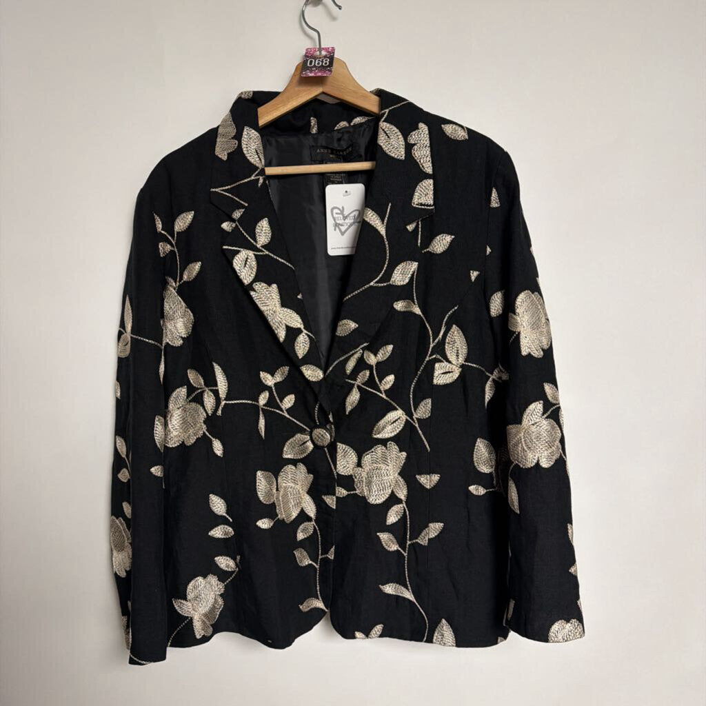 068 - Anne Carson - 1X - black linen embroidered floral blazer