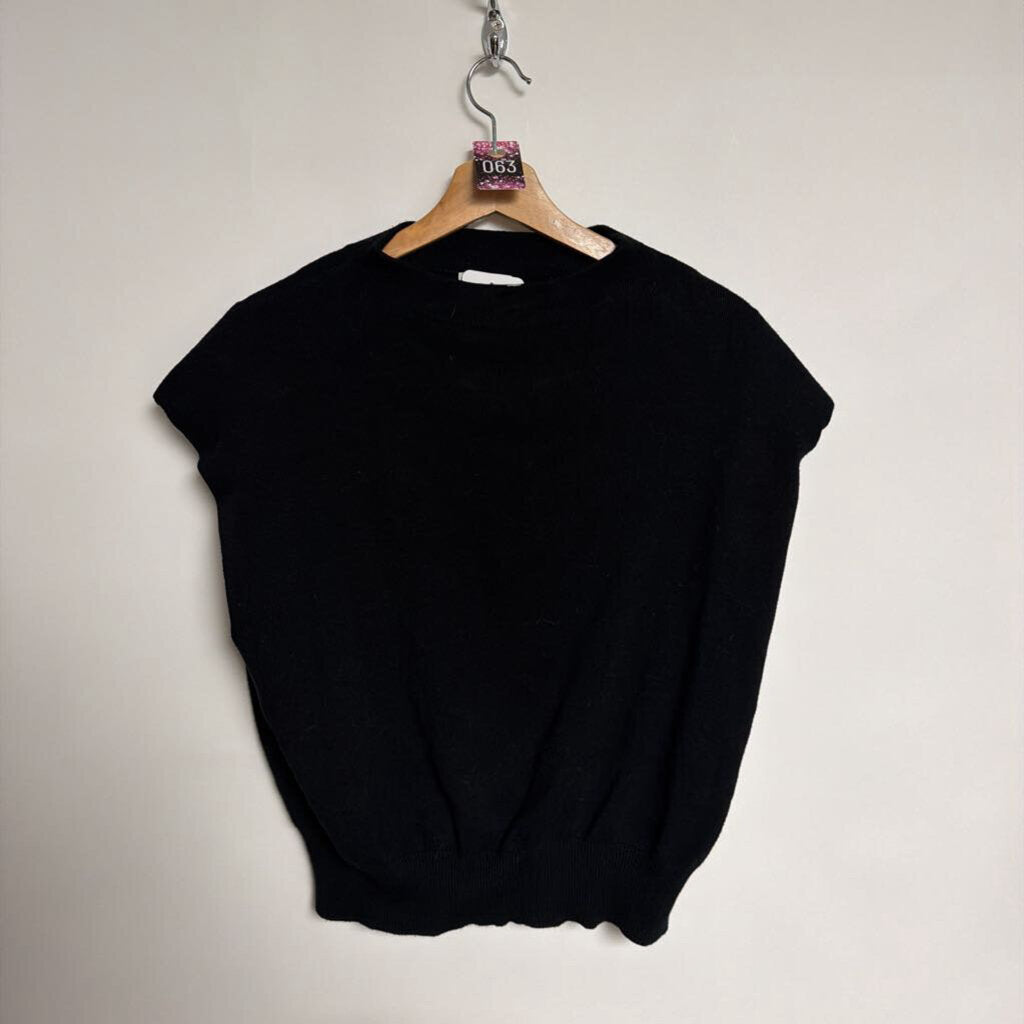 063 Reitmans - XXL - black knit cutoff sleeve with shoulder pad top