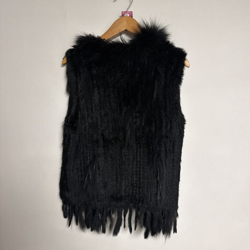 043 no brand - L/XL - 60% rabbit, 30% Marmot, 10% fox black vest